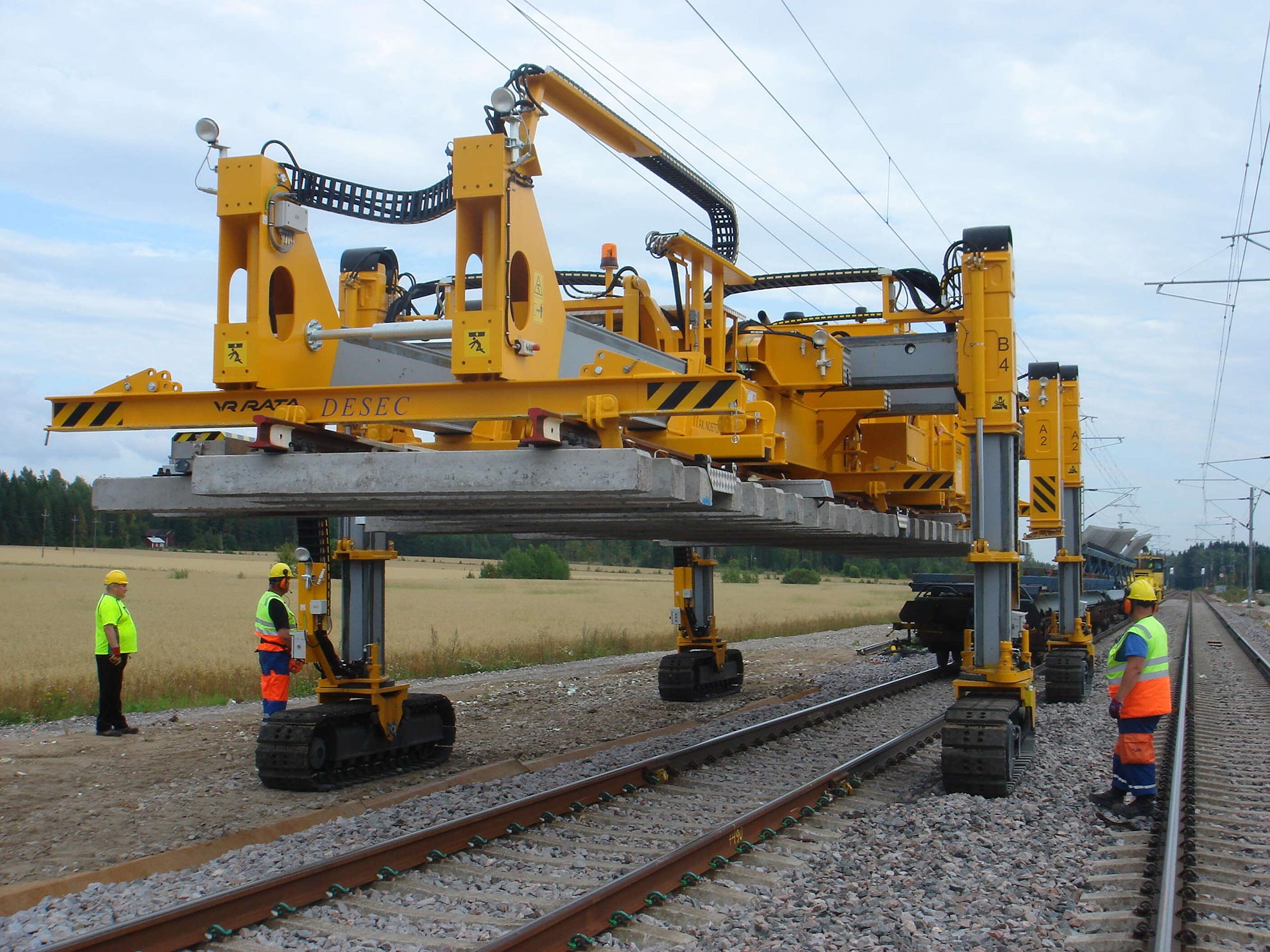 DESEC Tracklayer - Multifunktionsgerät für Transport von Gleis- und Weichenteilen